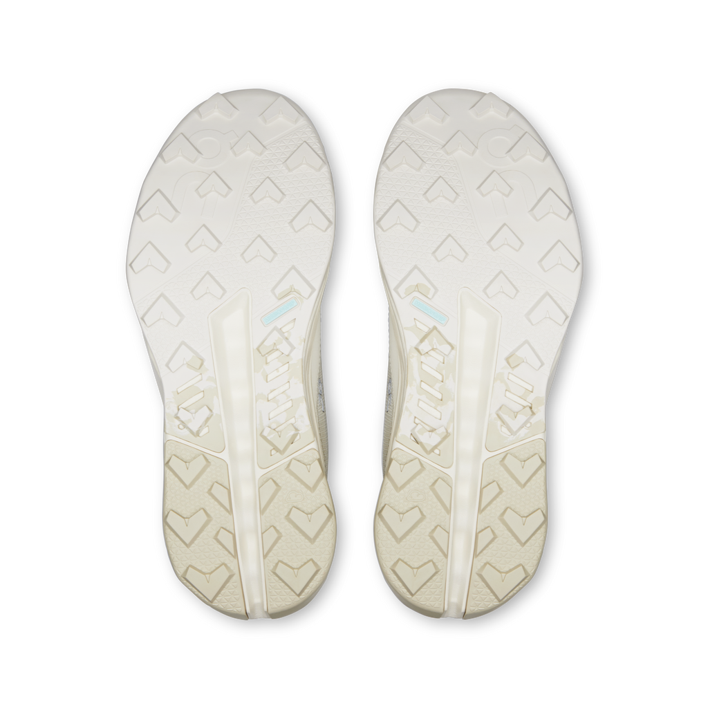 On Running Women's Cloudhorizon 2 Waterproof Shoes - Ghost / Ivory