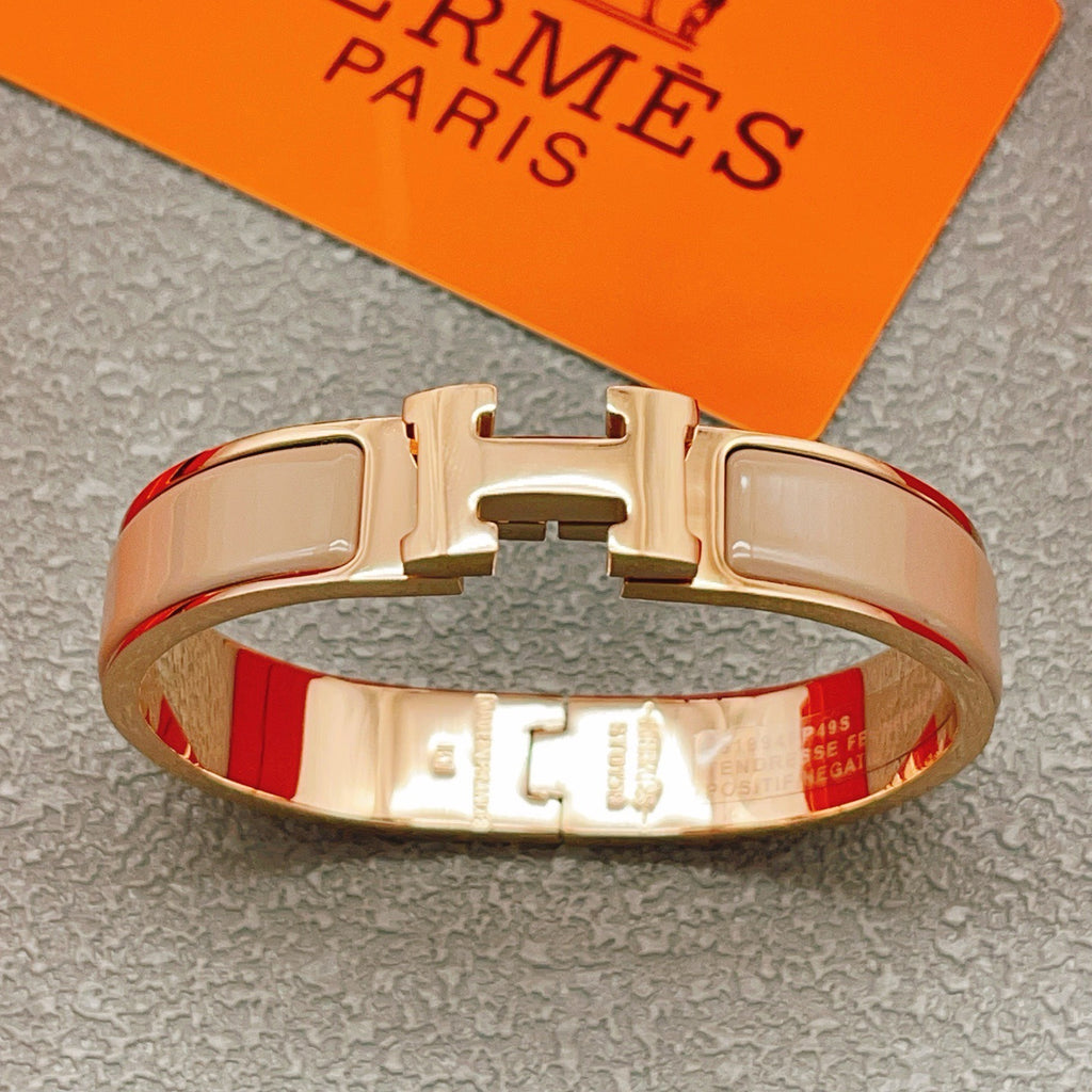 Hermès Gray Leather Bracelet with Rose Gold Details