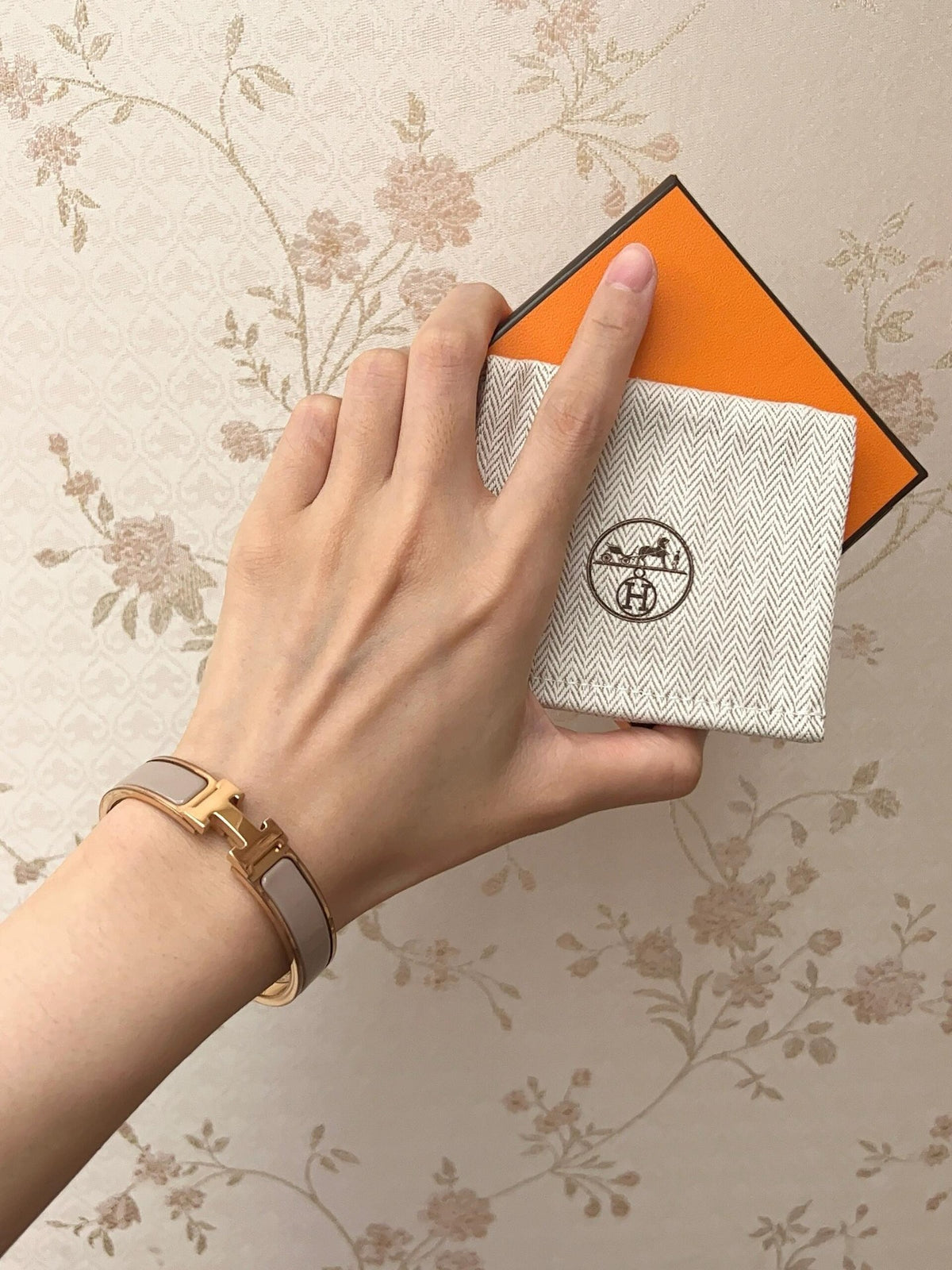 Hermès Gray Leather Bracelet with Rose Gold Details